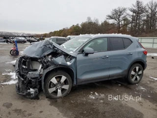 VOLVO XC40 T5 MO T5 MOMENTUM
