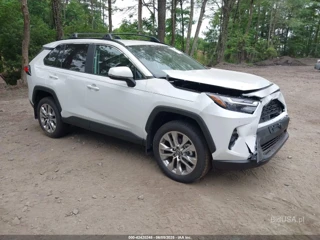 TOYOTA TOYOTA RAV4 XLE PREMIUM