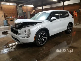 MITSUBISHI OUTLANDER SE