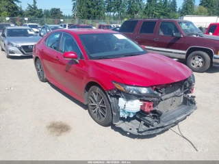TOYOTA TOYOTA CAMRY SE