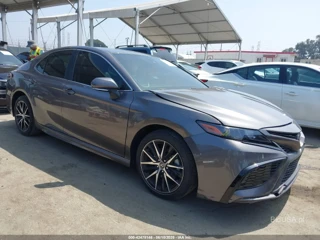 TOYOTA TOYOTA CAMRY SE