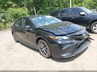 TOYOTA TOYOTA CAMRY SE