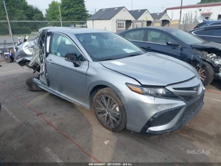 TOYOTA TOYOTA CAMRY SE
