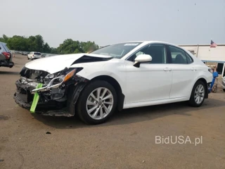 TOYOTA CAMRY LE LE