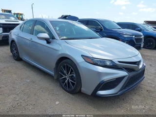 TOYOTA TOYOTA CAMRY SE