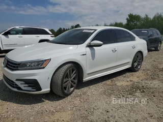 VOLKSWAGEN PASSAT R-L R-LINE