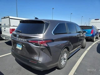 TOYOTA TOYOTA SIENNA LE