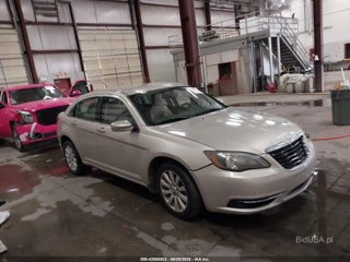 CHRYSLER CHRYSLER 200 TOURING