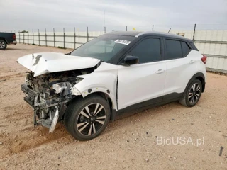 NISSAN KICKS SV SV