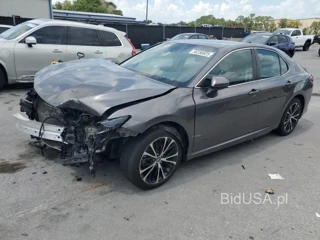 TOYOTA CAMRY L L