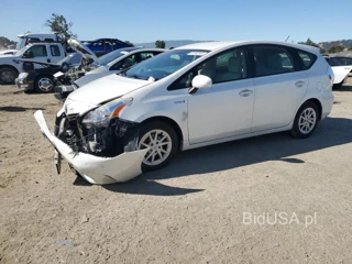 TOYOTA PRIUS V
