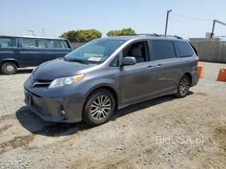 TOYOTA SIENNA XLE XLE