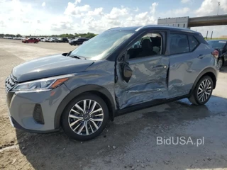 NISSAN KICKS SV SV