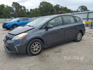 TOYOTA PRIUS V