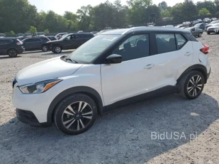 NISSAN KICKS SV SV