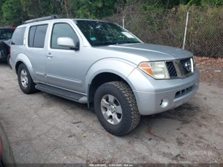 NISSAN NISSAN PATHFINDER SE