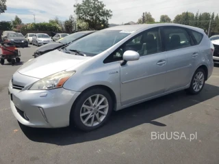 TOYOTA PRIUS V