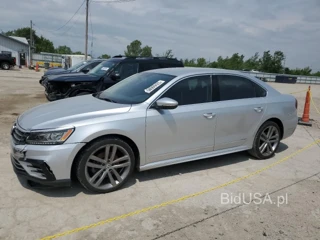 VOLKSWAGEN PASSAT R-L R-LINE