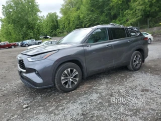 TOYOTA HIGHLANDER XLE