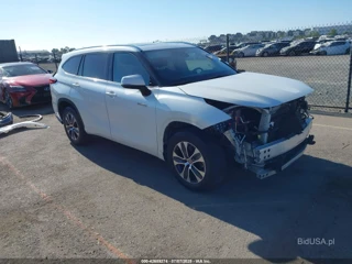 TOYOTA TOYOTA HIGHLANDER HYBRID XLE