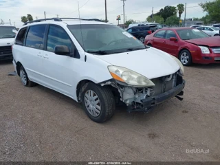 TOYOTA TOYOTA SIENNA LE