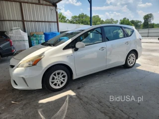 TOYOTA PRIUS V
