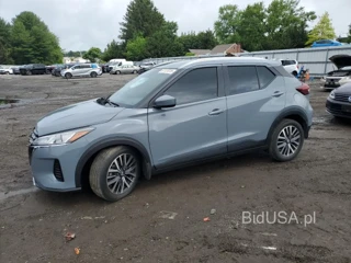 NISSAN KICKS SV SV