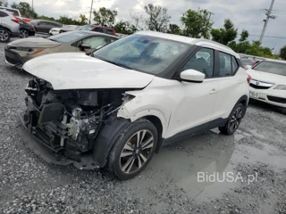 NISSAN KICKS SV SV