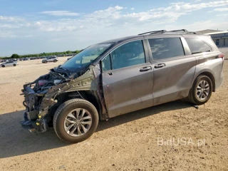 TOYOTA SIENNA LE LE