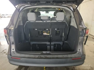 TOYOTA TOYOTA SIENNA LE