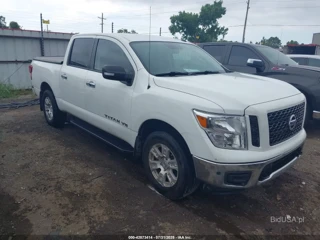 NISSAN NISSAN TITAN SV