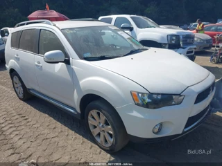 MITSUBISHI MITSUBISHI OUTLANDER SE