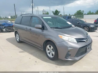 TOYOTA TOYOTA SIENNA LE