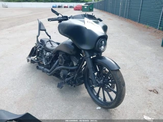 HARLEY-DAVIDSON HARLEY-DAVIDSON FLHX STREET GLIDE