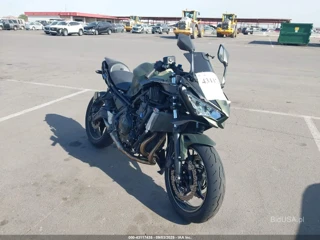KAWASAKI KAWASAKI EX650 P