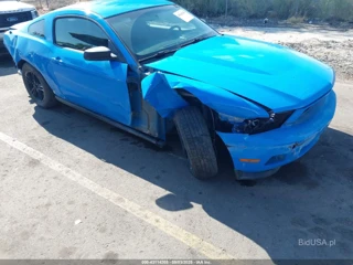 FORD FORD MUSTANG V6