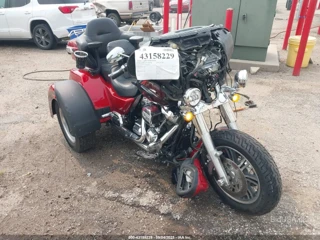 HARLEY-DAVIDSON HARLEY-DAVIDSON FLHTCUTG TRI GLIDE ULTRA