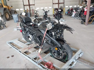 KAWASAKI KAWASAKI EX650 R