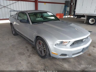 FORD FORD MUSTANG V6 PREMIUM