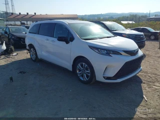 TOYOTA TOYOTA SIENNA XSE