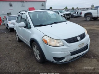 SUZUKI SUZUKI SX4 PREMIUM/TECH VALU PKG (NAV)