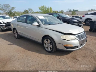 VOLKSWAGEN VOLKSWAGEN PASSAT KOMFORT