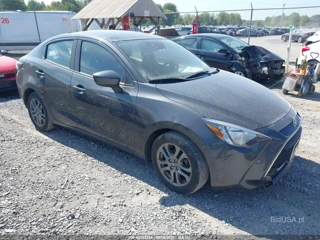 TOYOTA TOYOTA YARIS LE