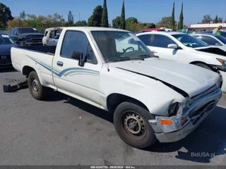 TOYOTA TOYOTA PICKUP 1/2 TON SHT WHEELBASE DLX