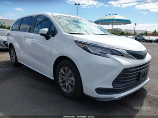 TOYOTA TOYOTA SIENNA LE