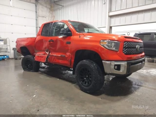 TOYOTA TOYOTA TUNDRA SR5 5.7L V8