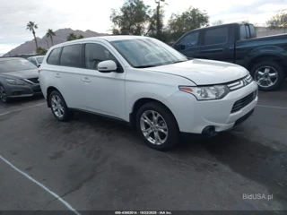 MITSUBISHI MITSUBISHI OUTLANDER SE
