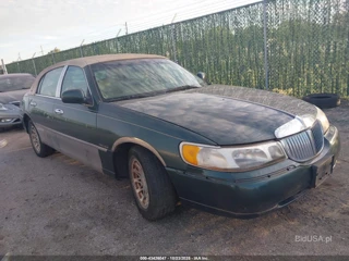 LINCOLN LINCOLN TOWN CAR SIGNATURE