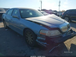 LINCOLN LINCOLN TOWN CAR SIGNATURE LIMITED