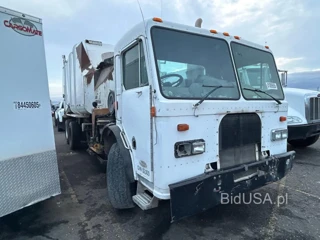 PETERBILT 320